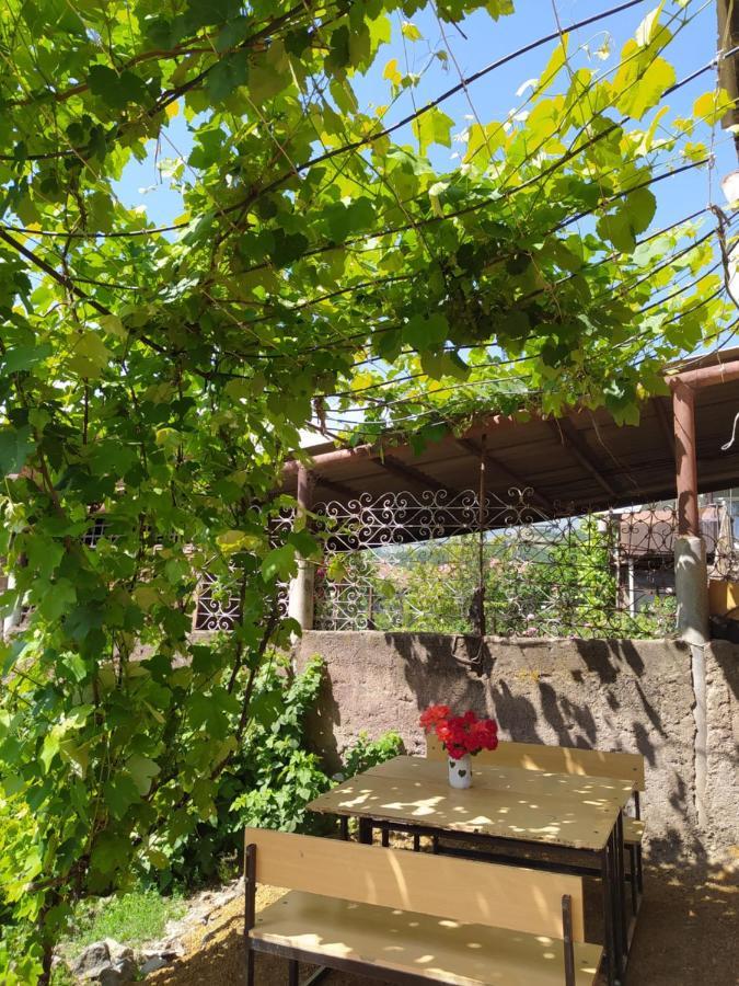 Gevorgyans Bed & Breakfast Tat'ev Bagian luar foto